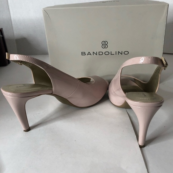 Bandolino high heals size 9 1/2.  Like new peace - Picture 4 of 9